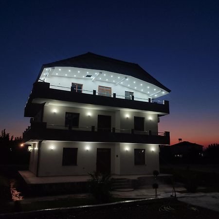 Caca Hotel Rinas Exteriér fotografie
