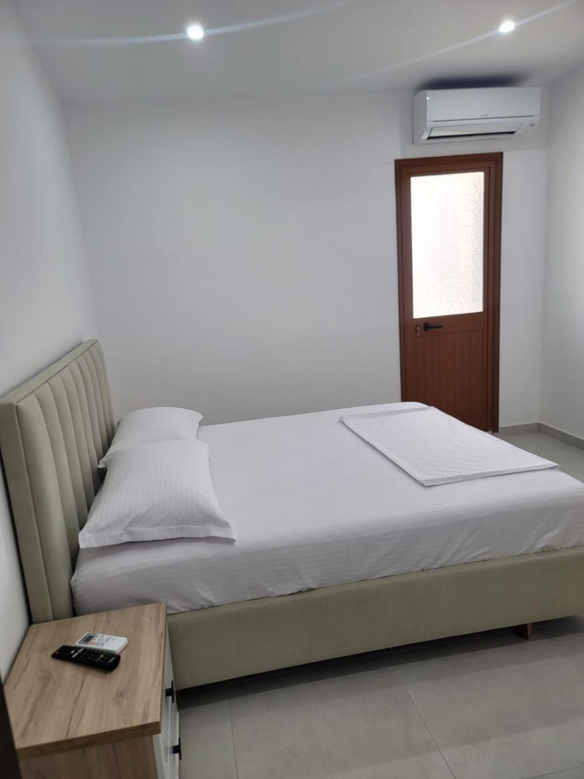 Caca Hotel Rinas Exteriér fotografie