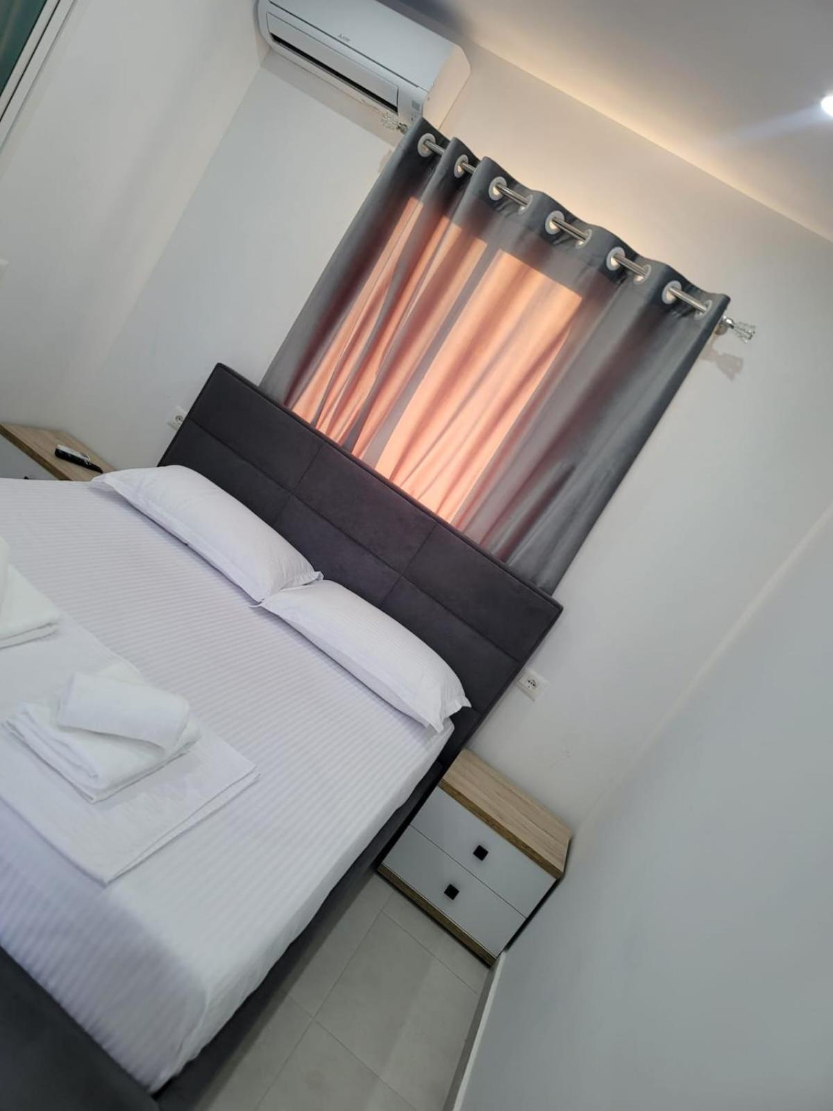 Caca Hotel Rinas Exteriér fotografie
