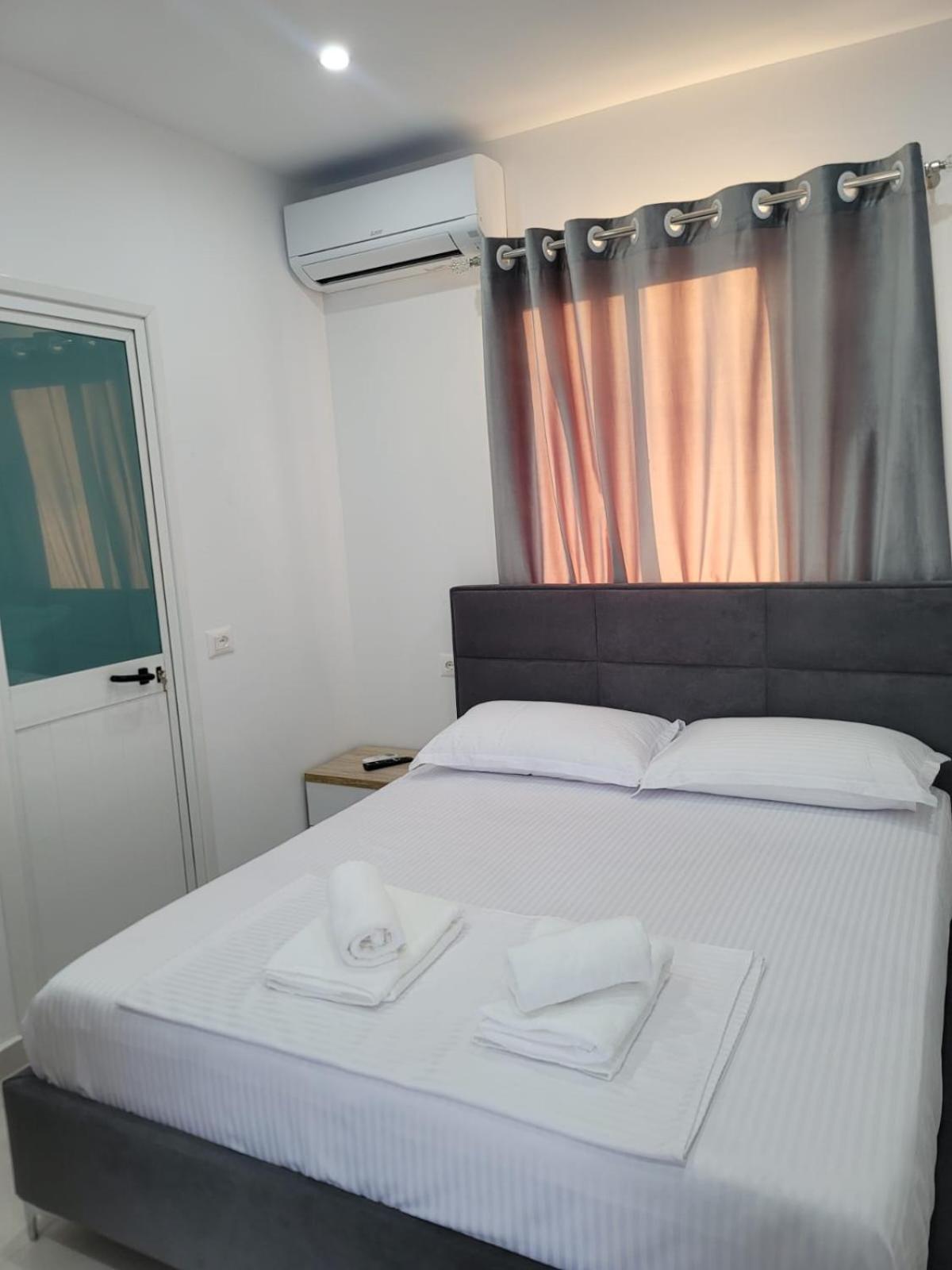Caca Hotel Rinas Exteriér fotografie